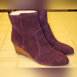 NWOB Violet & Red Plum Bootie Jay Jay Wedge‎ Women’s Size 10M Autumn Vibes